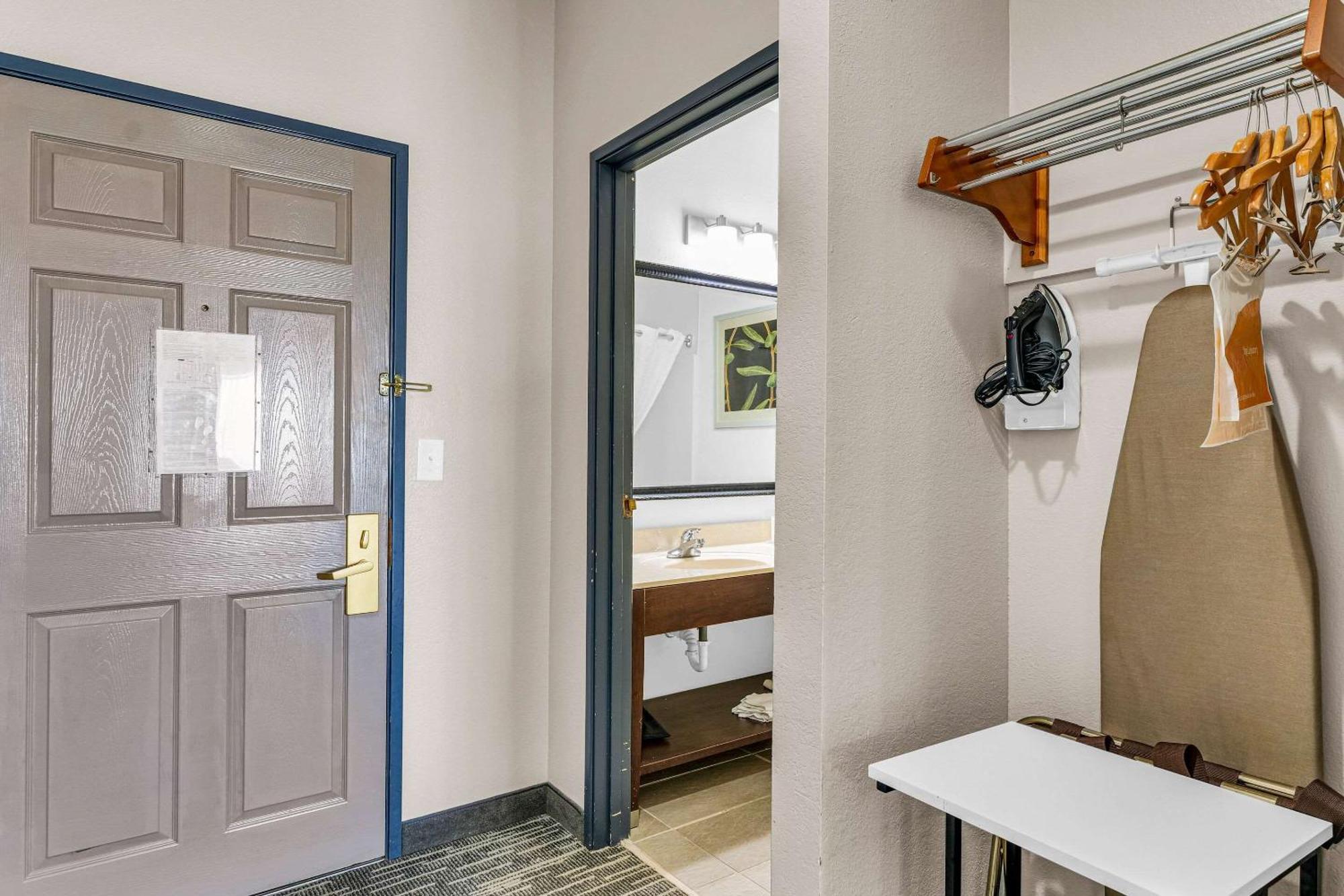 Country Inn & Suites By Radisson, Decatur, Il מראה חיצוני תמונה